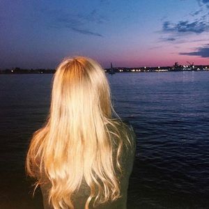 Meet your Posher, Caroline